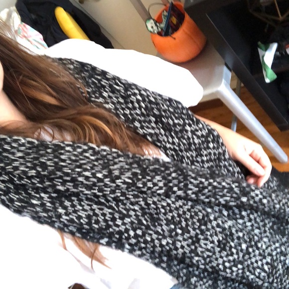 Scarf - Picture 3 of 4